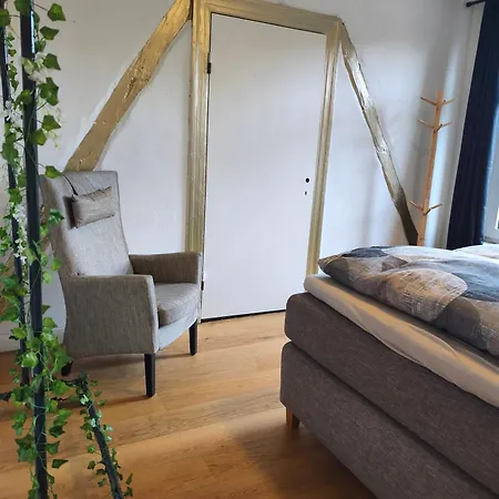 Statt - Individuelle, Gemütliche Dachgeschoßwohnung Zum Wohlfühlen - Im Herzen Apartamento *