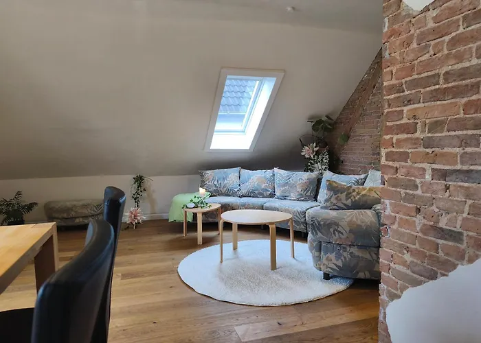 Statt - Individuelle, Gemuetliche Dachgeschosswohnung Zum Wohlfuehlen - Im Herzen