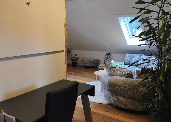 Statt - Individuelle, Gemuetliche Dachgeschosswohnung Zum Wohlfuehlen - Im Herzen *