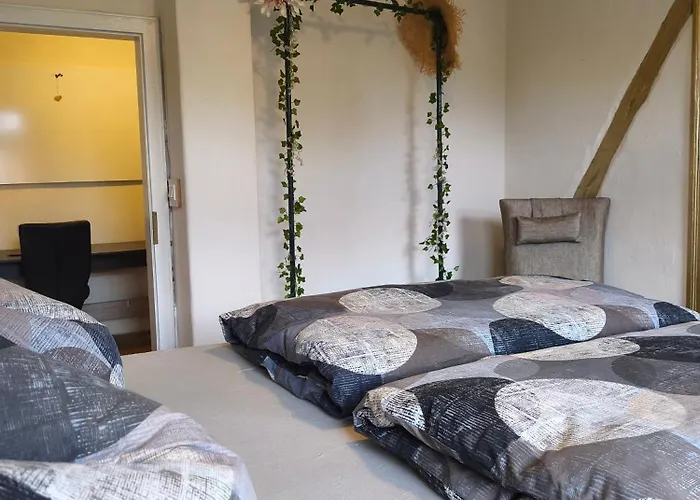 Statt - Individuelle, Gemuetliche Dachgeschosswohnung Zum Wohlfuehlen - Im Herzen Appartamento