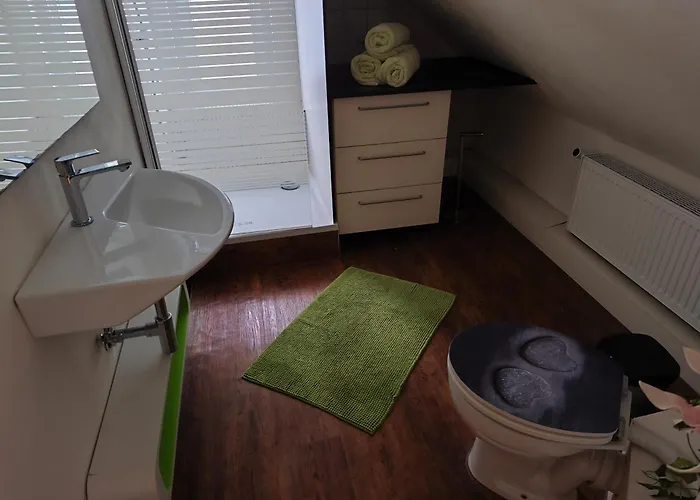 Statt - Individuelle, Gemuetliche Dachgeschosswohnung Zum Wohlfuehlen - Im Herzen *